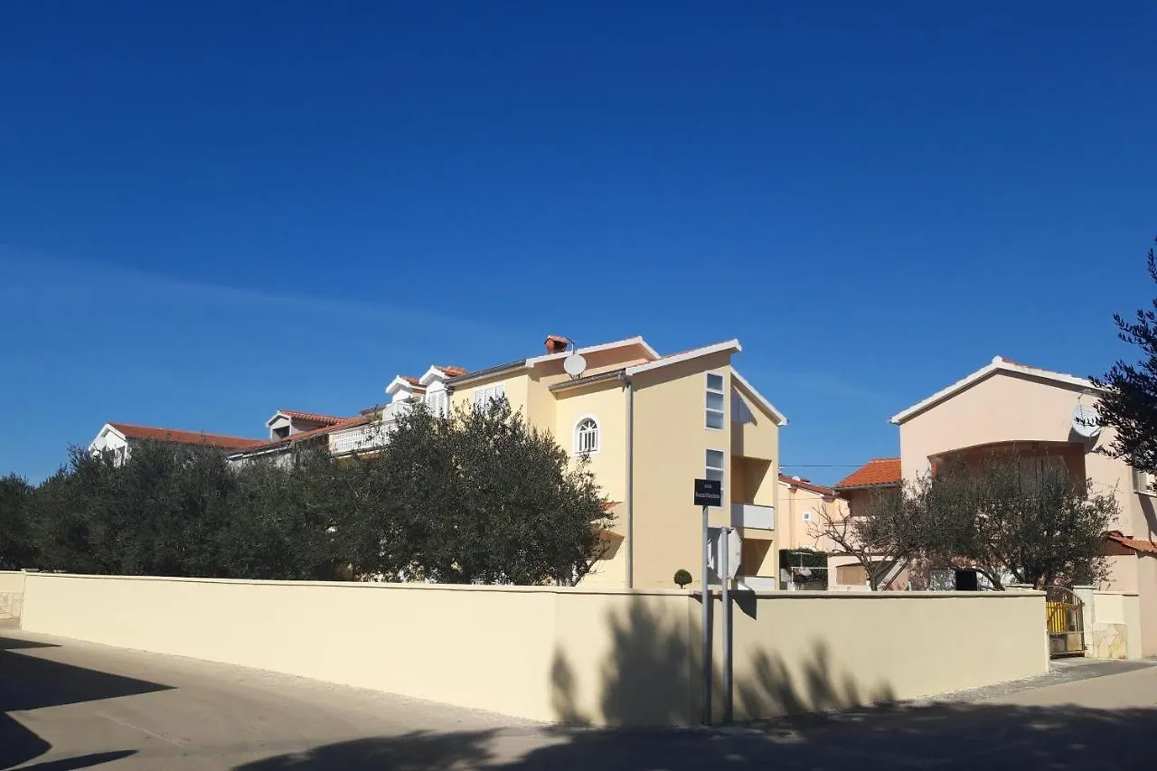 Apartments With A Parking Space Vrsi - Mulo, Zadar - 5796