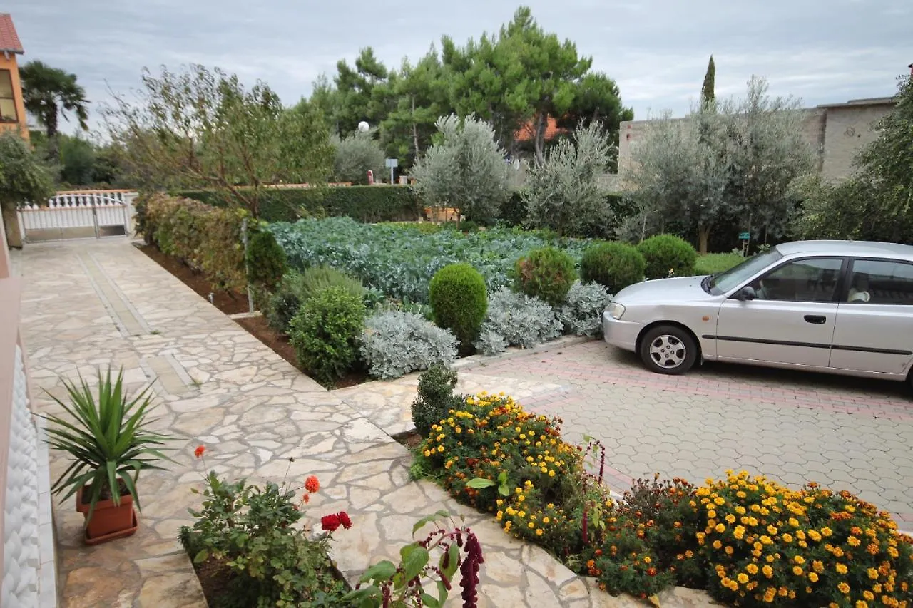 Apartments With A Parking Space Vrsi - Mulo, Zadar - 5796